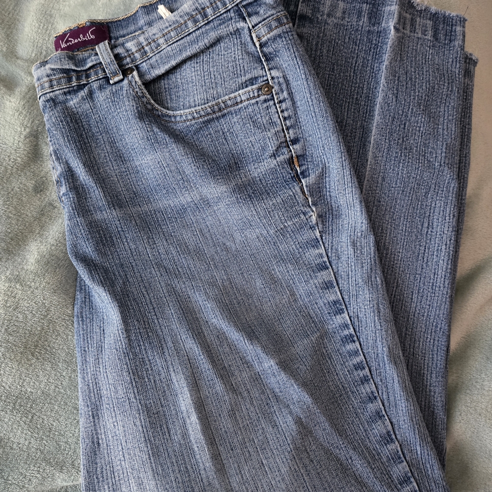 Gloria Vanderbilt Straight Leg Raw Hem Jeans